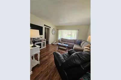 829 Vermont Ave, Glassport, PA 15045 - Photo 4