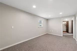 1676 E Laurel Cir, Mount Pleasant Township, PA 15666 - Photo 8
