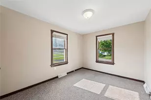 1676 E Laurel Cir, Mount Pleasant Township, PA 15666 - Photo 10