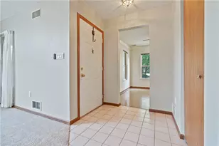 1429 Greenbriar Ct, South Park, PA 15129 - Photo 4