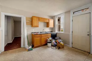 2332 Eccles St, Pittsburgh, PA 15210 - Photo 12