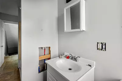 2332 Eccles St, Pittsburgh, PA 15210 - Photo 22