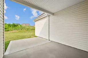 312 Gleneagles Dr, Center Township, PA 16001 - Photo 34