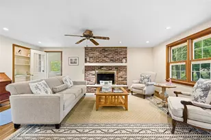 10062 Oakridge Dr, Pittsburgh, PA 15090 - Photo 6