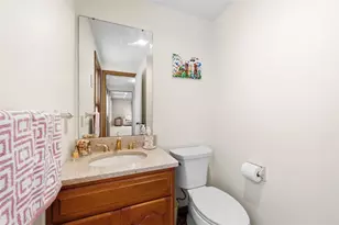 10062 Oakridge Dr, Pittsburgh, PA 15090 - Photo 18