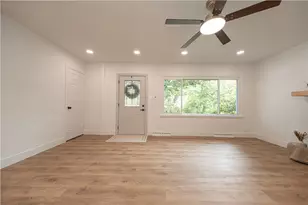 1040 Summit Dr, Greensburg, PA 15601 - Photo 10