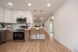 1040 Summit Dr, Greensburg, PA 15601 - Photo 6