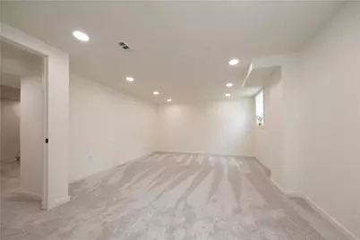 1040 Summit Dr, Greensburg, PA 15601 - Photo 12