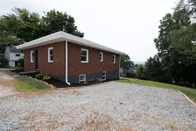 1040 Summit Dr, Greensburg, PA 15601 - Photo 26
