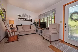 638 Knoll Ln, Upper Burrell, PA 15613 - Photo 12