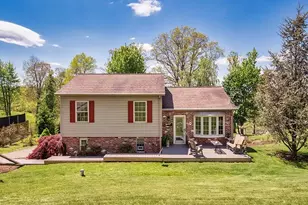 638 Knoll Ln, Upper Burrell, PA 15613 - Photo 2