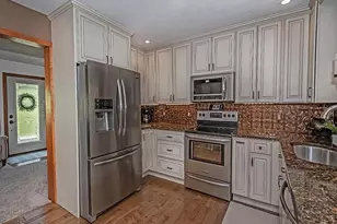 638 Knoll Ln, Upper Burrell, PA 15613 - Photo 6