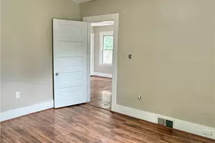 301 Run St, Carnegie, PA 15106 - Photo 8