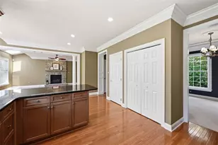 202 W Vanderbilt Dr, Adams Township, PA 16046 - Photo 10