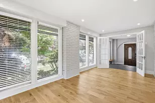 1512 Valmont St, Pittsburgh, PA 15217 - Photo 2