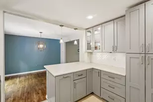 9195 Collington Square, Pittsburgh, PA 15101 - Photo 8
