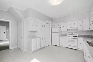 636 1/2 5th Ave, Coraopolis, PA 15108 - Photo 6