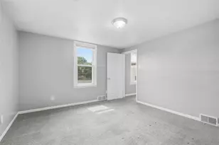 636 1/2 5th Ave, Coraopolis, PA 15108 - Photo 16
