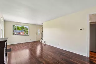 8055 Remington Dr, Pittsburgh, PA 15237 - Photo 6