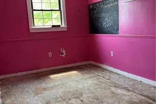 926 Eureka St, Pittsburgh, PA 15210 - Photo 14