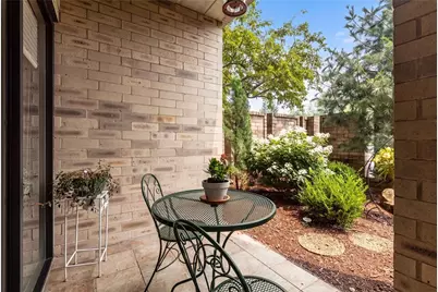 1400 Smokey Wood Dr #406, Pittsburgh, PA 15218 - Photo 2