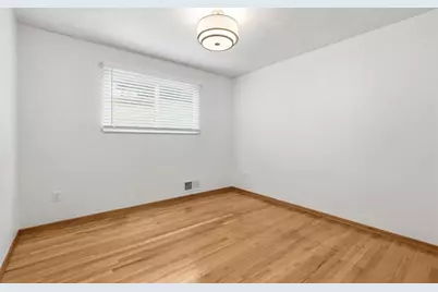1260 Delfield Dr, Bethel Park, PA 15102 - Photo 28