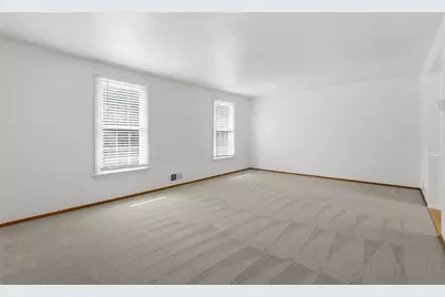 1260 Delfield Dr, Bethel Park, PA 15102 - Photo 8