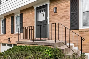 1260 Delfield Dr, Bethel Park, PA 15102 - Photo 4