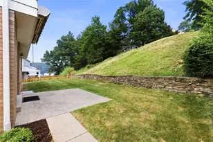 1260 Delfield Dr, Bethel Park, PA 15102 - Photo 40