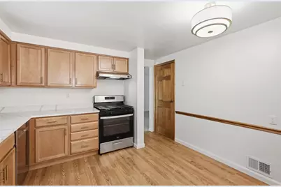 1260 Delfield Dr, Bethel Park, PA 15102 - Photo 14