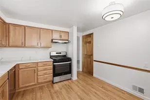 1260 Delfield Dr, Bethel Park, PA 15102 - Photo 14