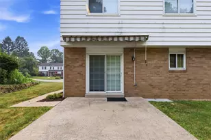1260 Delfield Dr, Bethel Park, PA 15102 - Photo 38