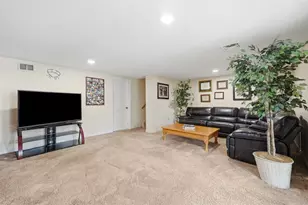 2625 Fairgreen Dr, Pittsburgh, PA 15241 - Photo 32