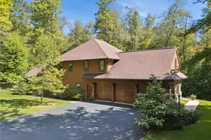 302 Pheasant Run Ln, Seven Springs, PA 15622 - Photo 2