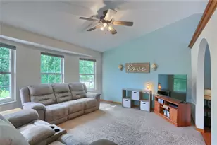 726 Kilbuck Dr, Cranberry Township, PA 16066 - Photo 6