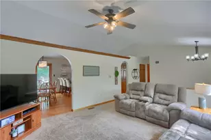 726 Kilbuck Dr, Cranberry Township, PA 16066 - Photo 8
