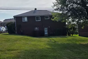 214 Bluemont Dr, West Mifflin, PA 15122 - Photo 2