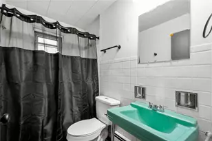 235 Moore Ave, Pittsburgh, PA 15210 - Photo 16