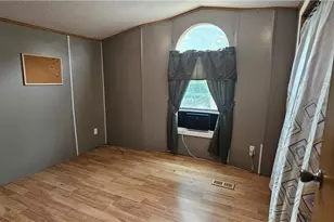 1939 Morris St, South New Castle Boro, PA 16102 - Photo 18