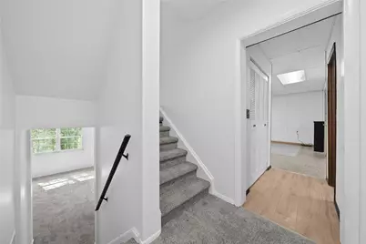 8648 W Barkhurst Dr, Pittsburgh, PA 15237 - Photo 16