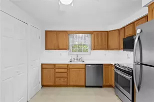 8648 W Barkhurst Dr, Pittsburgh, PA 15237 - Photo 12