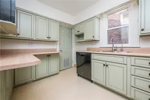 205 E Garden Rd, Pittsburgh, PA 15227 - Photo 18