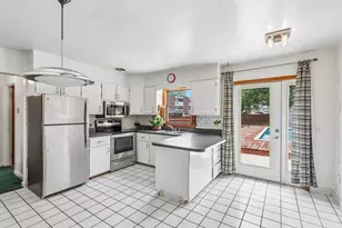 214 Wayne St, Lower Burrell, PA 15068 - Photo 8