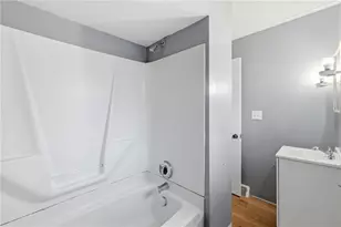 2322 Patterson Ave, Pittsburgh, PA 15218 - Photo 12