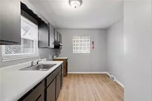 2322 Patterson Ave, Pittsburgh, PA 15218 - Photo 8