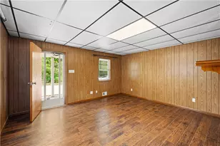 15 Maple St, Ellsworth Boro, PA 15331 - Photo 4