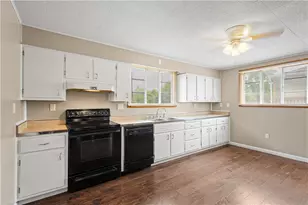 15 Maple St, Ellsworth Boro, PA 15331 - Photo 10