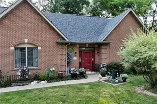 110 Lucca Ln, Oakmont, PA 15139 - Photo 2
