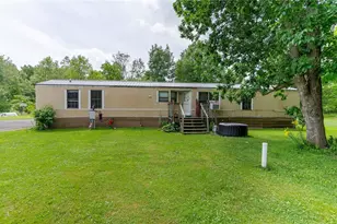 4263 Evergreen Rd, Pulaski Township, PA 16159 - Photo 2