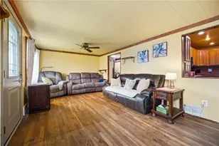 2138 Leo St, North Huntingdon, PA 15642 - Photo 4